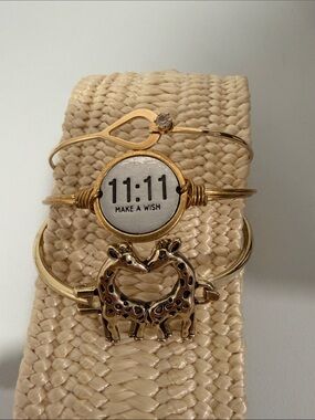 Set of three gold tone bracelets child size giraffes Stone & 11:11 make a wish
